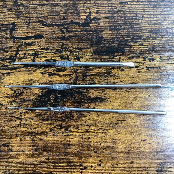 Bundle of Knitting Needles and Accessories - Picture 9 of 9